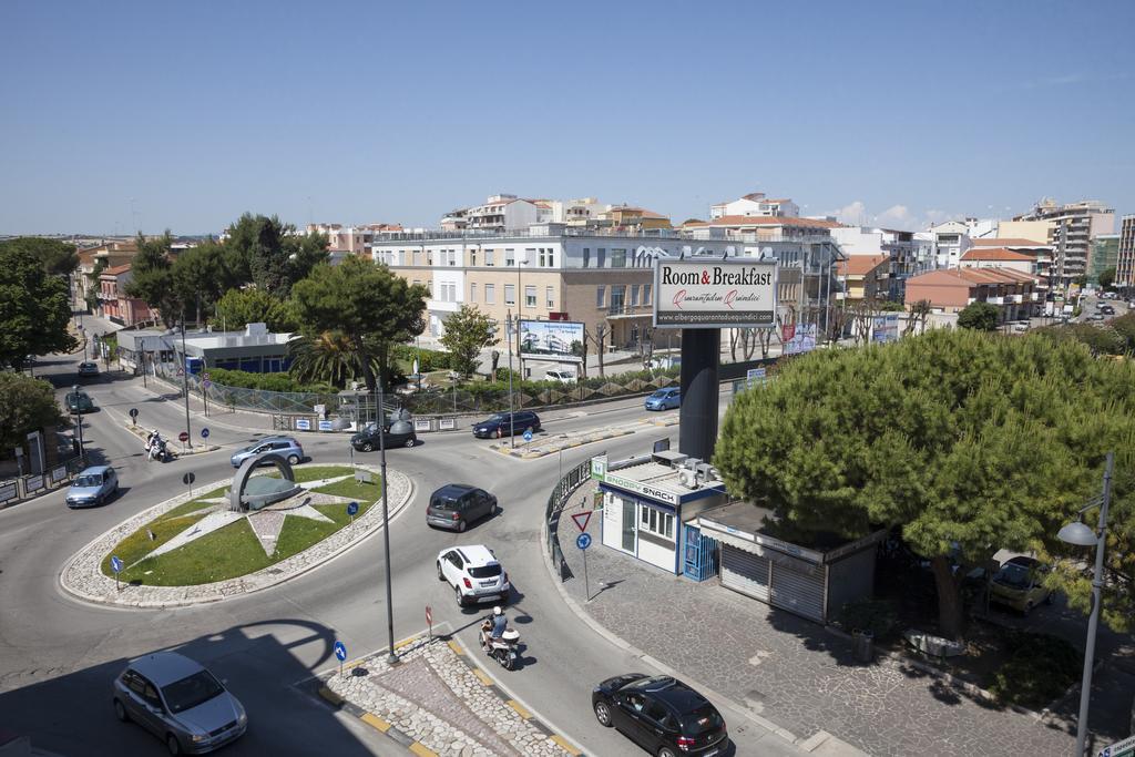 Quarantadue Quindici Hotel Termoli Eksteriør billede