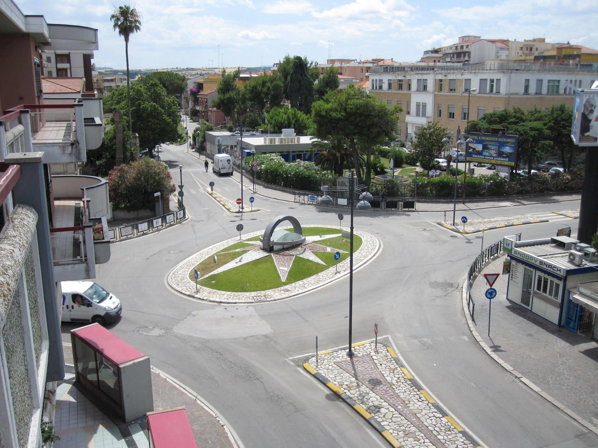 Quarantadue Quindici Hotel Termoli Eksteriør billede